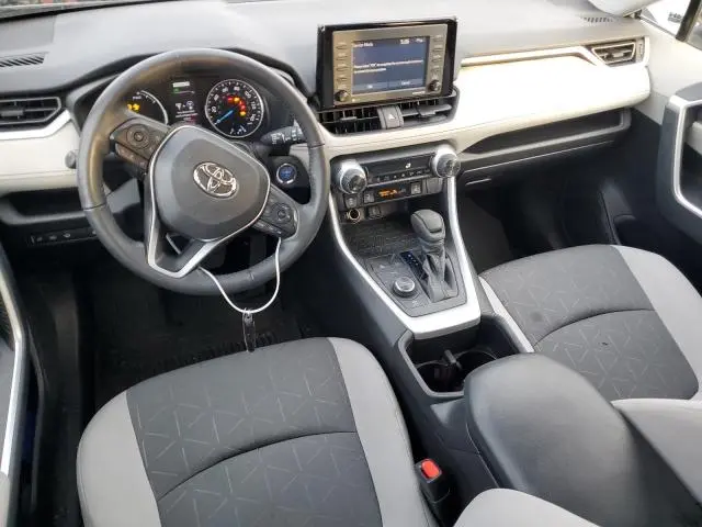 2022 TOYOTA RAV4 XLE