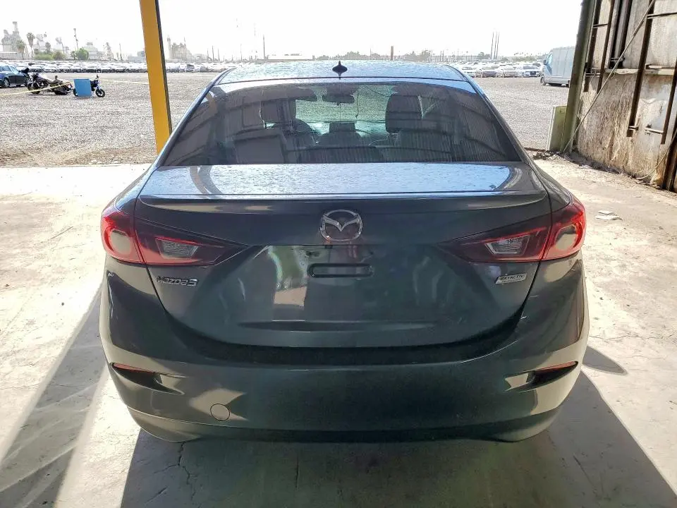 2017 MAZDA 3 TOURING  