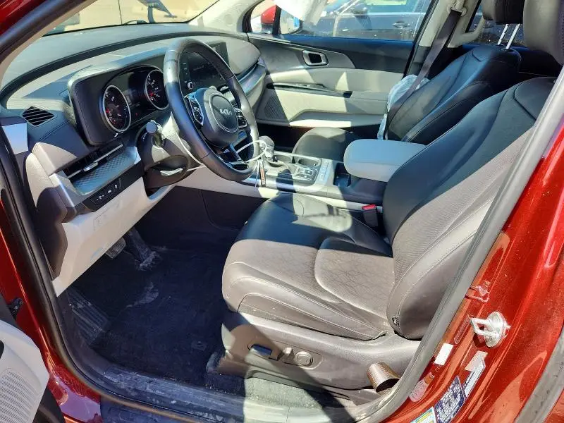 2024 KIA CARNIVAL LX  