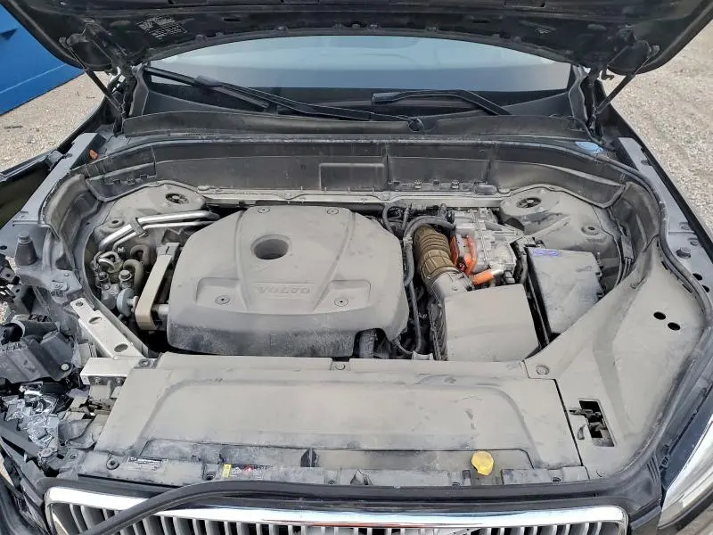 2017 VOLVO XC90 T8  