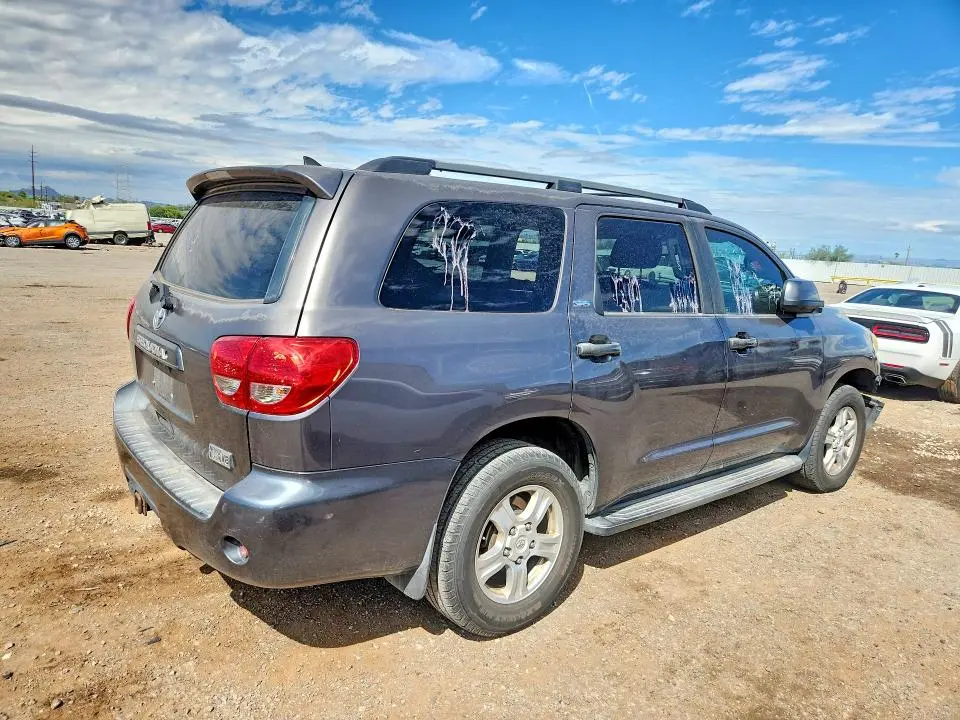 2013 TOYOTA SEQUOIA SR5  