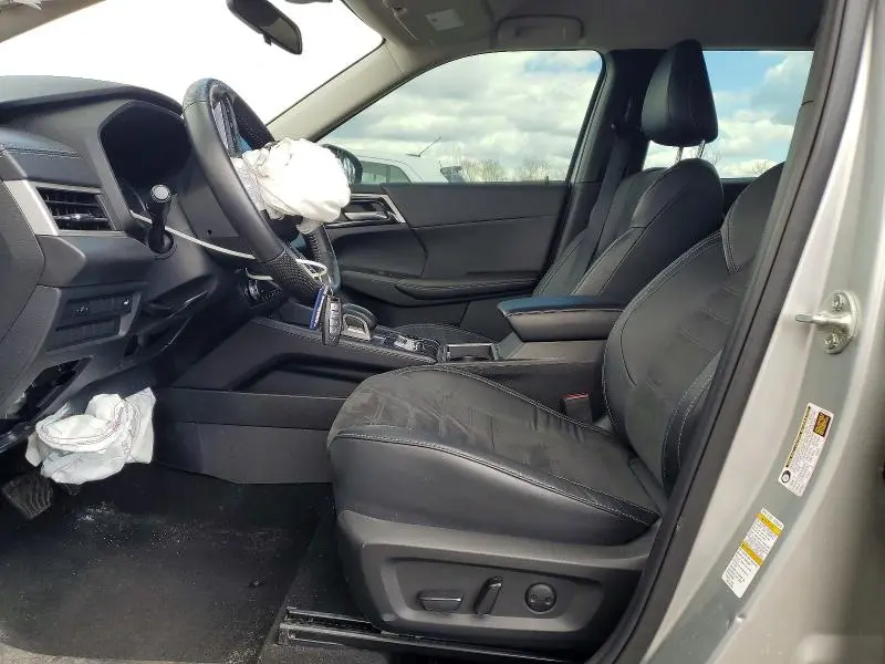 2022 MITSUBISHI OUTLANDER SE  
