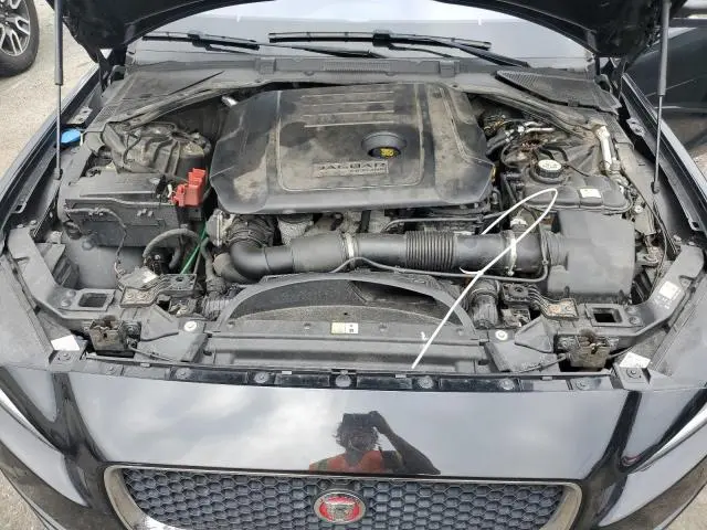 2017 JAGUAR XE PREMIUM  