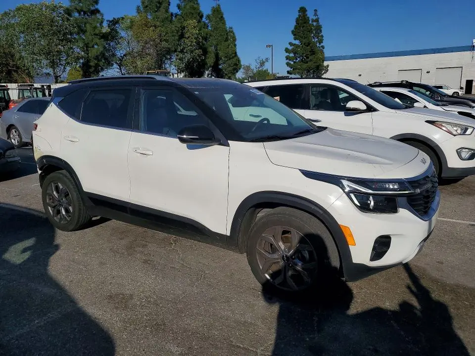 2024 KIA SELTOS S  