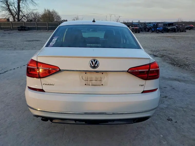 2016 VOLKSWAGEN PASSAT S  