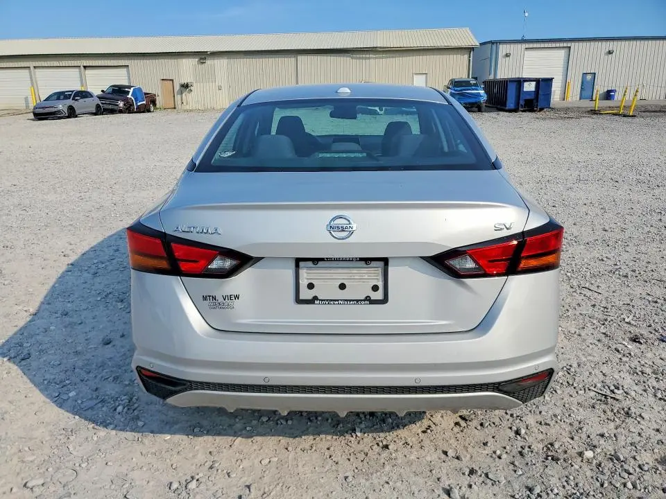 2022 NISSAN ALTIMA SV  