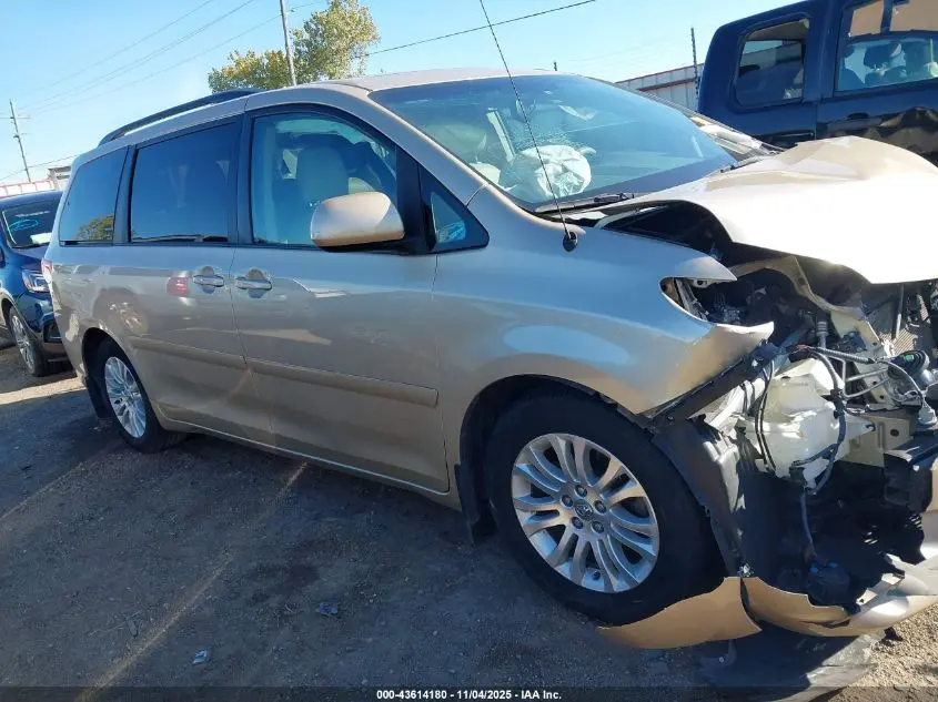 2014 TOYOTA SIENNA XLE V6 8 PASSENGER