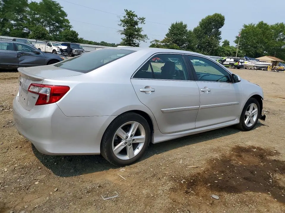 2014 TOYOTA CAMRY SE  
