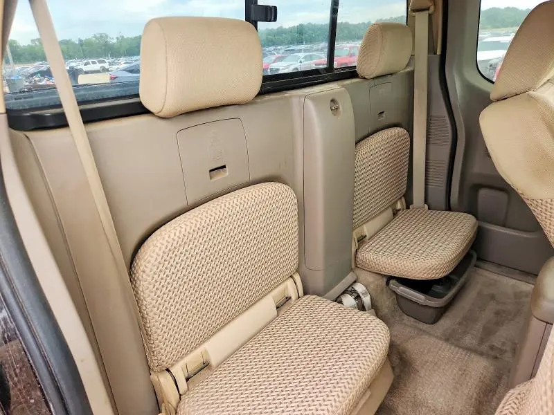 2017 NISSAN FRONTIER SV  