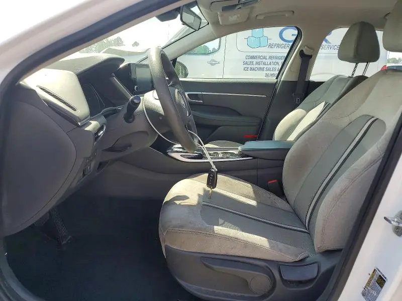 2021 HYUNDAI SONATA SE  