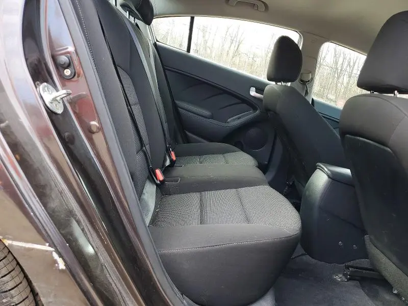 2017 KIA FORTE LX  
