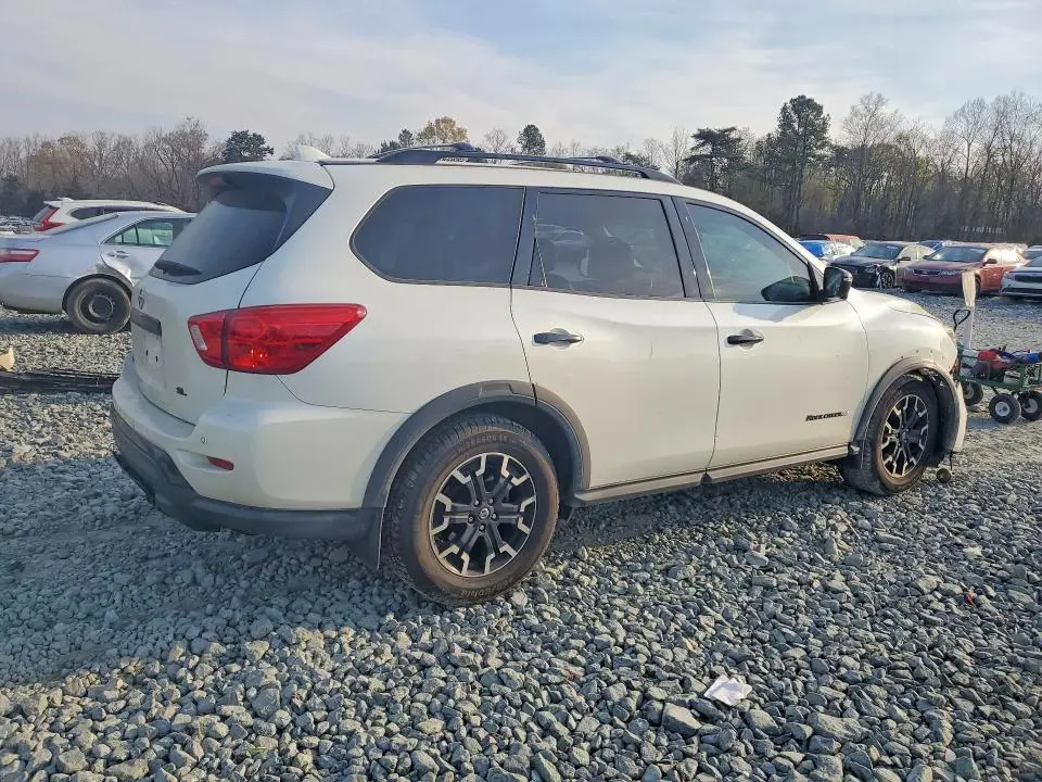2019 NISSAN PATHFINDER SL  