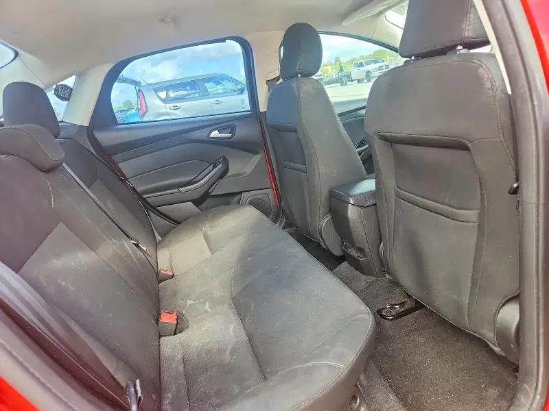 2017 FORD FOCUS SE  
