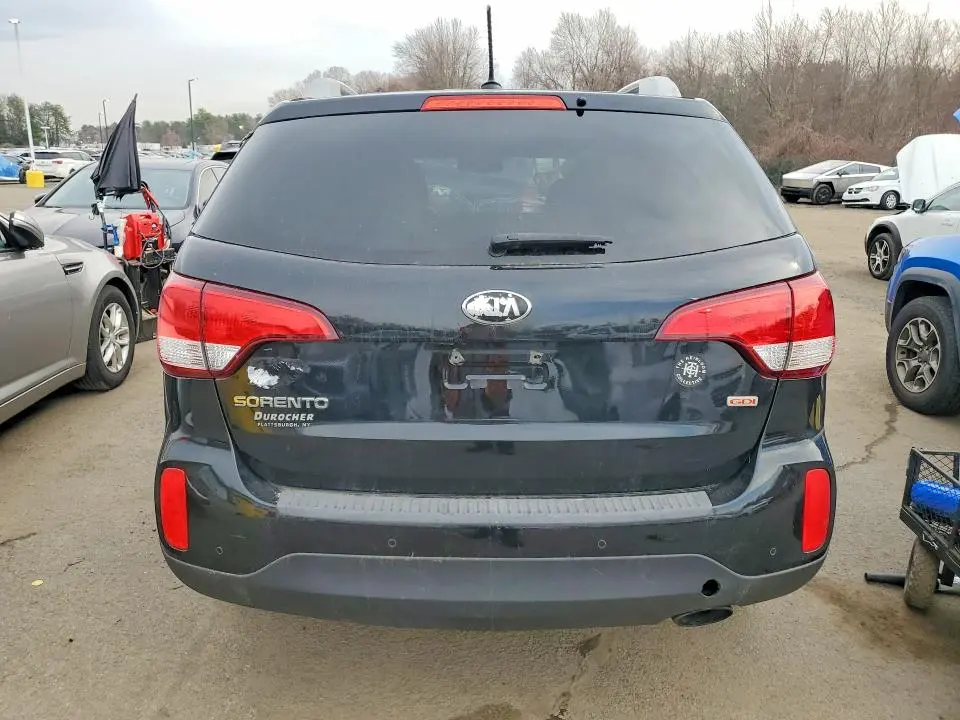 2015 KIA SORENTO LX  