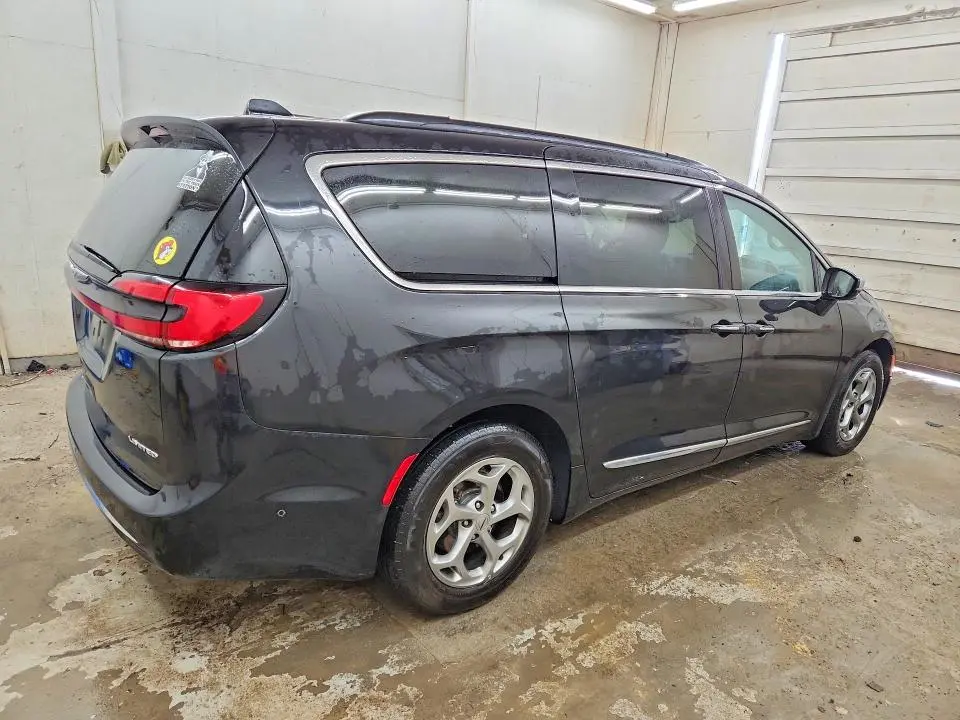 2022 CHRYSLER PACIFICA LIMITED  