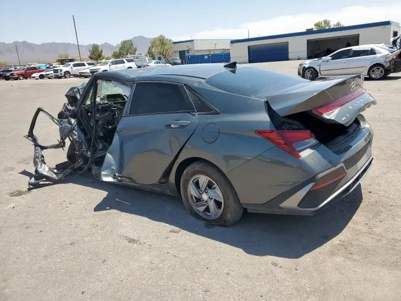 2024 HYUNDAI ELANTRA SE  
