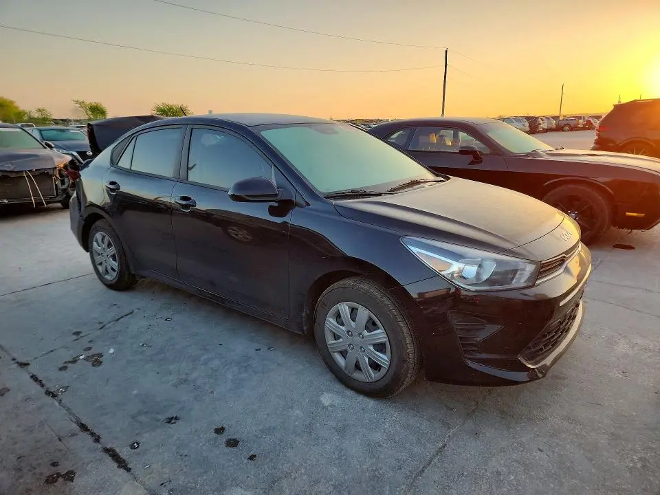 2022 KIA RIO LX  