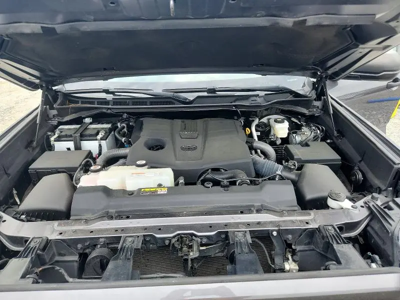 2022 TOYOTA TUNDRA SR5  