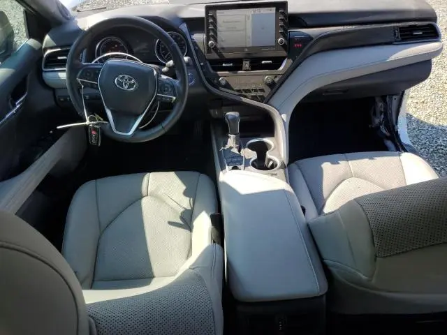 2021 TOYOTA CAMRY XLE  