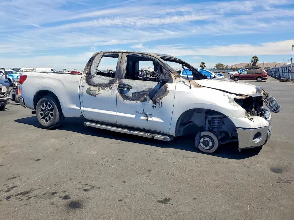 2011 TOYOTA TUNDRA DOUBLE CAB SR5  