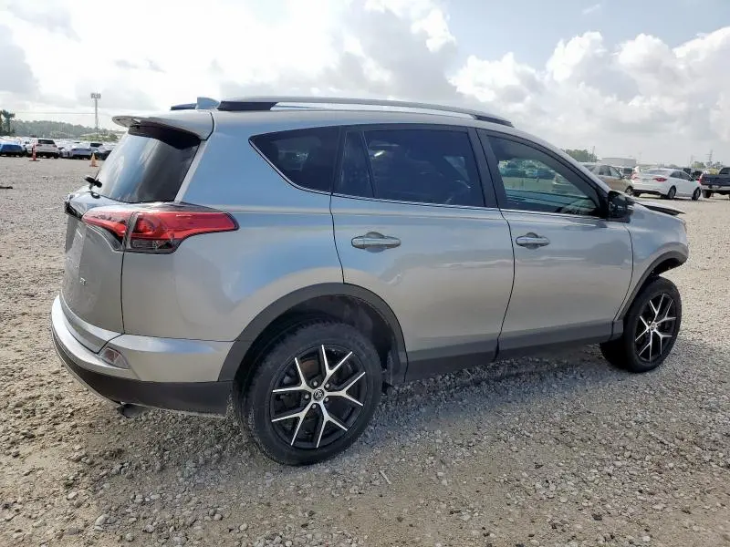 2018 TOYOTA RAV4 SE  