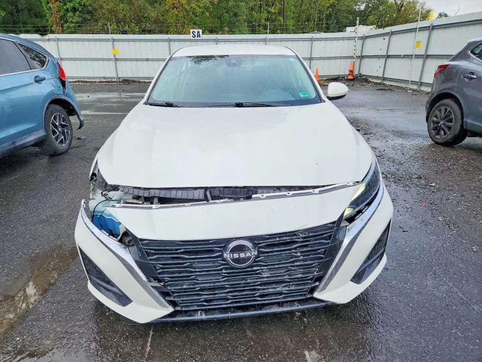 2023 NISSAN ALTIMA SV  