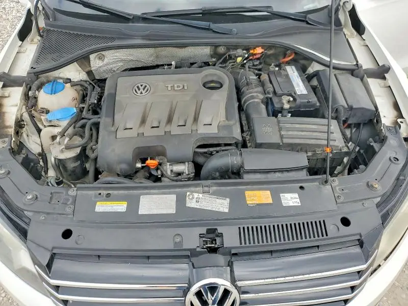 2012 VOLKSWAGEN PASSAT SE  