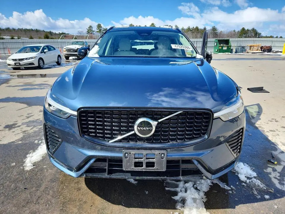 2024 VOLVO XC60 CORE  