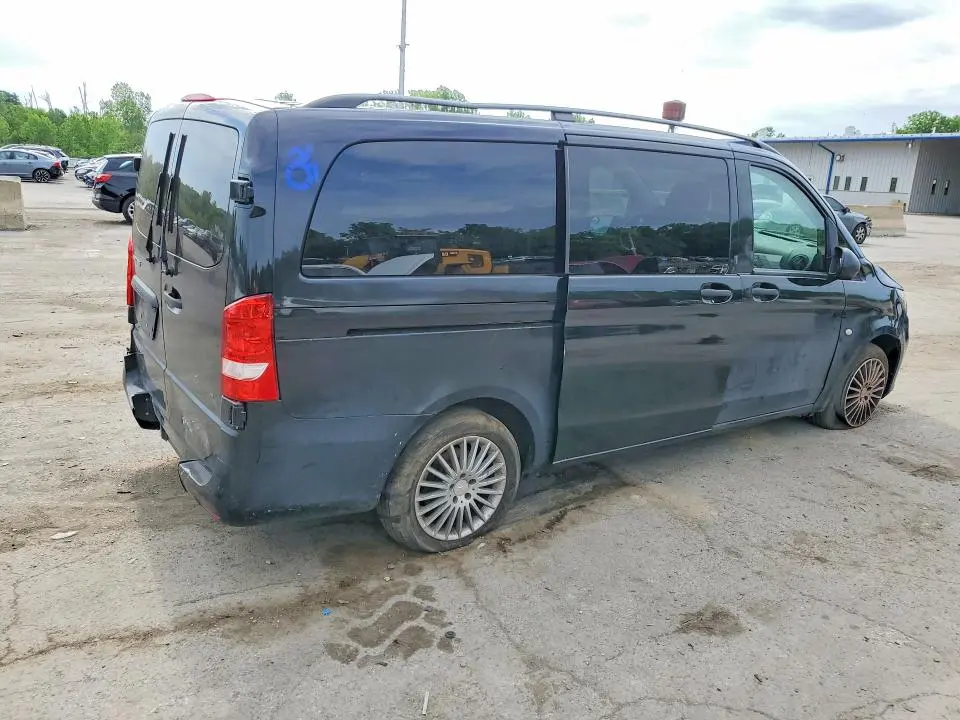 2017 MERCEDES-BENZ METRIS   