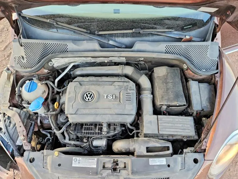 2016 VOLKSWAGEN BEETLE SE  