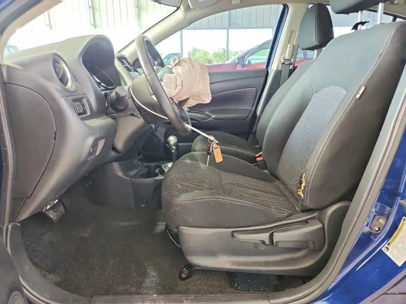 2018 NISSAN VERSA SV  