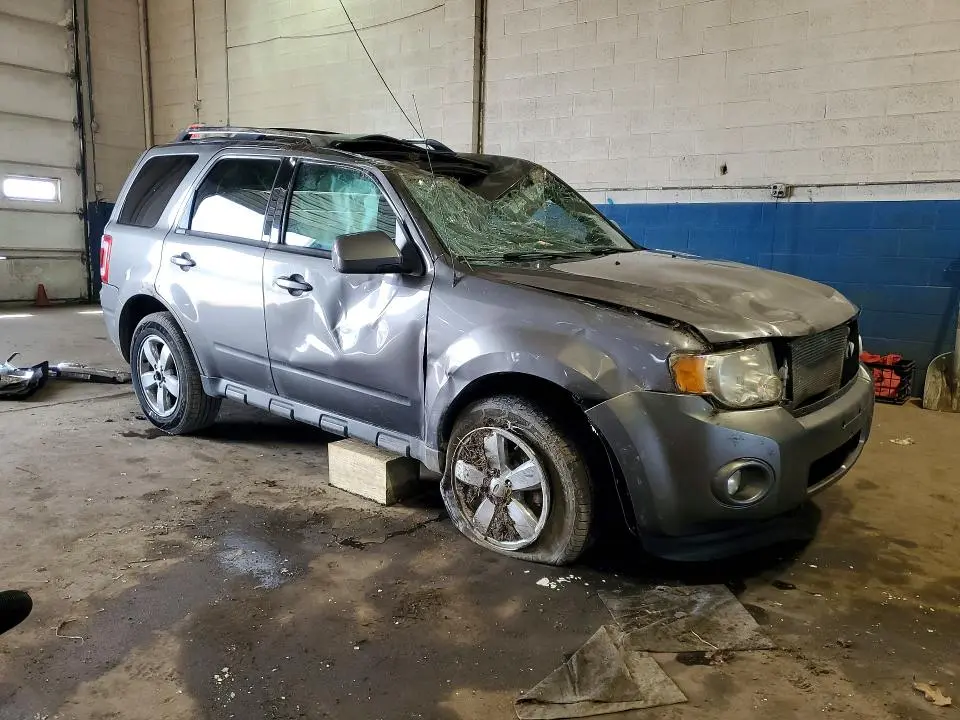 2011 FORD ESCAPE LIMITED  
