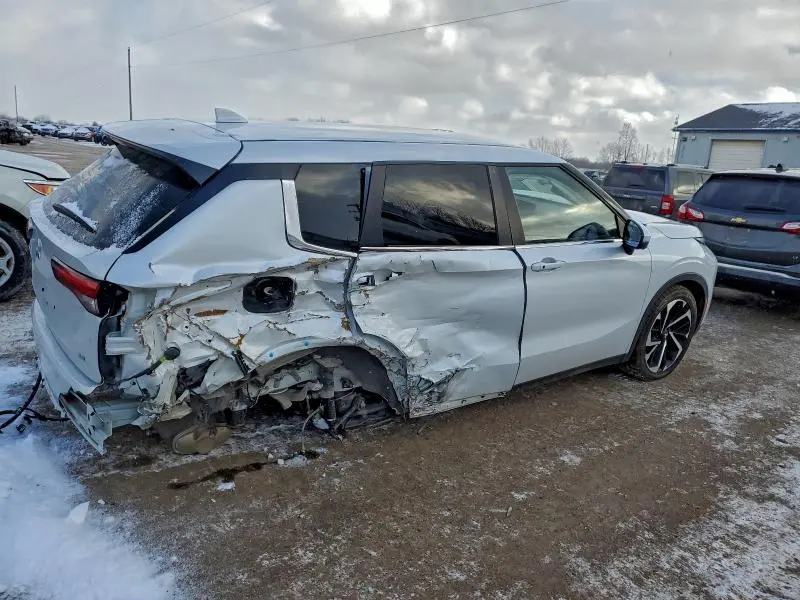 2024 MITSUBISHI OUTLANDER SE  