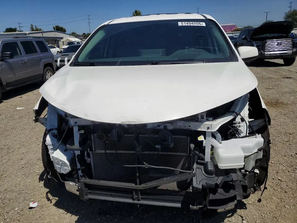 2023 TOYOTA SIENNA LE 8-PASSENGER  