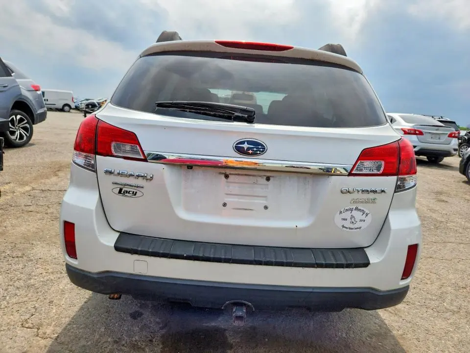 2011 SUBARU OUTBACK 2.5I PREMIUM  