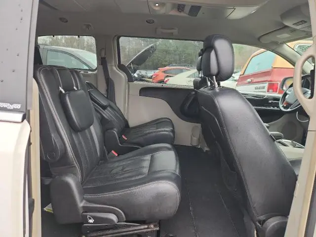 2011 CHRYSLER TOWN & COUNTRY TOURING L  