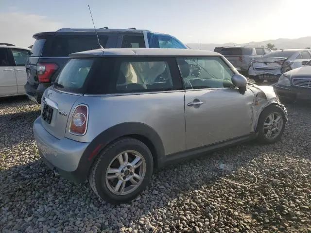 2011 MINI COOPER 