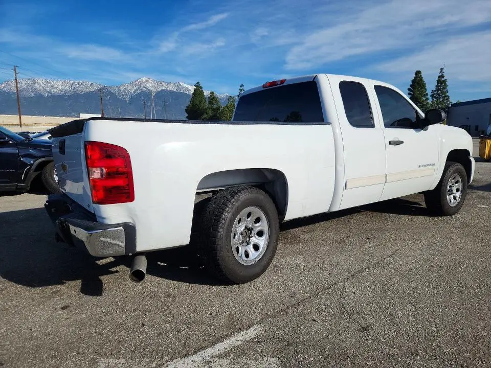 2011 CHEVROLET SILVERADO C1500 LT  