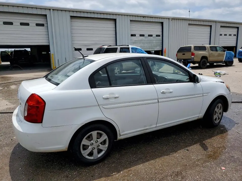 2011 HYUNDAI ACCENT GLS  