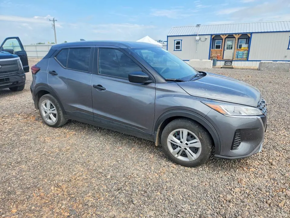 2024 NISSAN KICKS S  