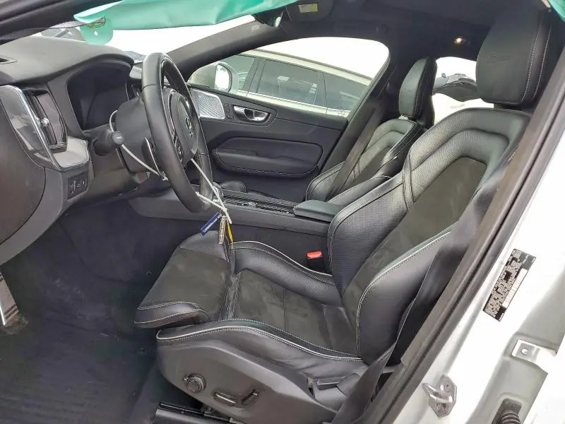 2019 VOLVO XC60 T8 R-DESIGN  