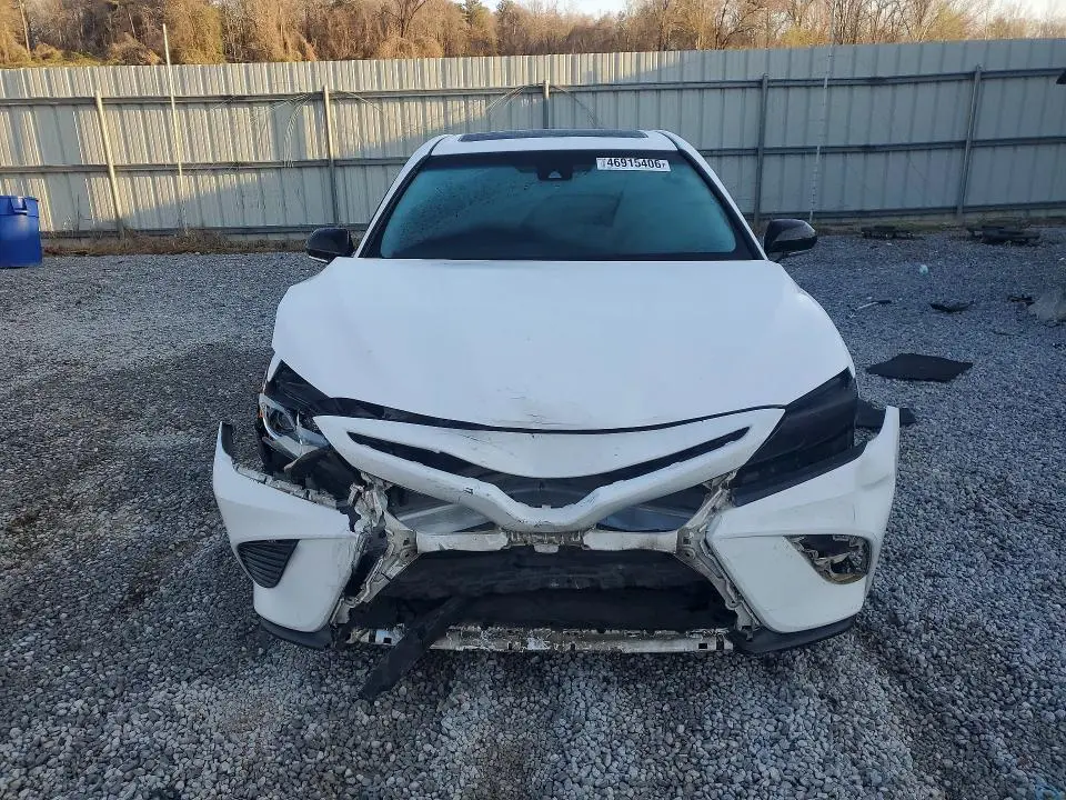 2018 TOYOTA CAMRY SE  