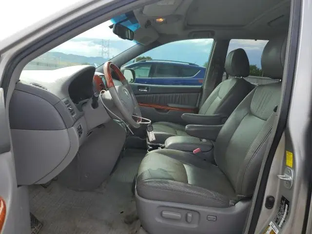 2010 TOYOTA SIENNA XLE  