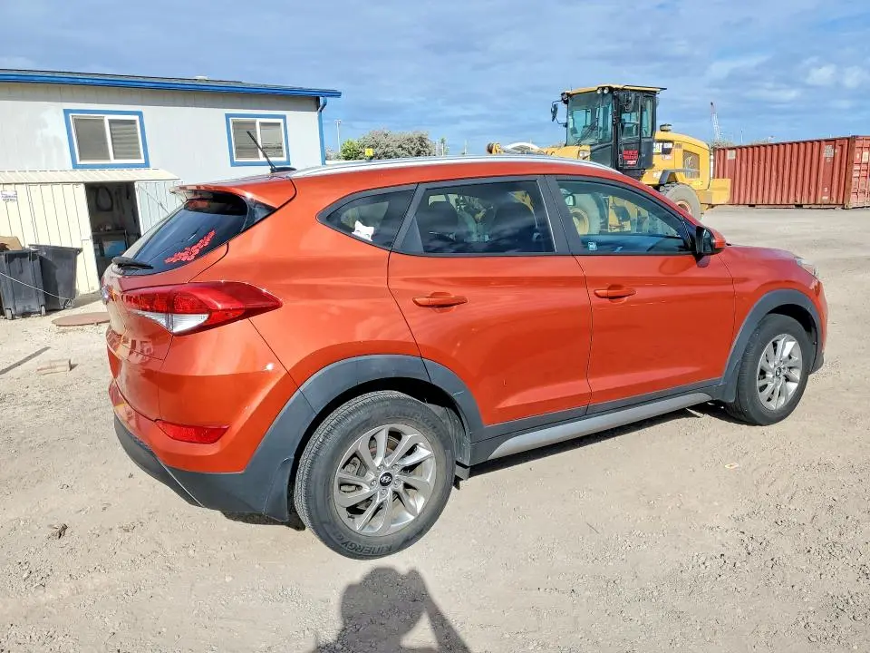 2017 HYUNDAI TUCSON SE  