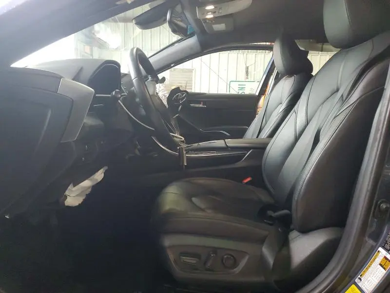 2021 TOYOTA AVALON XLE  