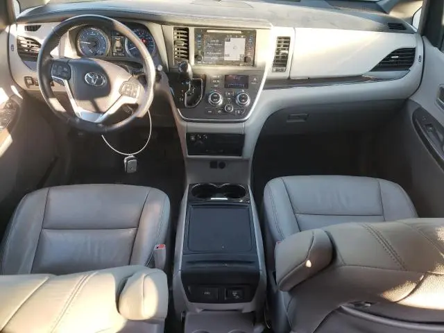 2016 TOYOTA SIENNA XLE  