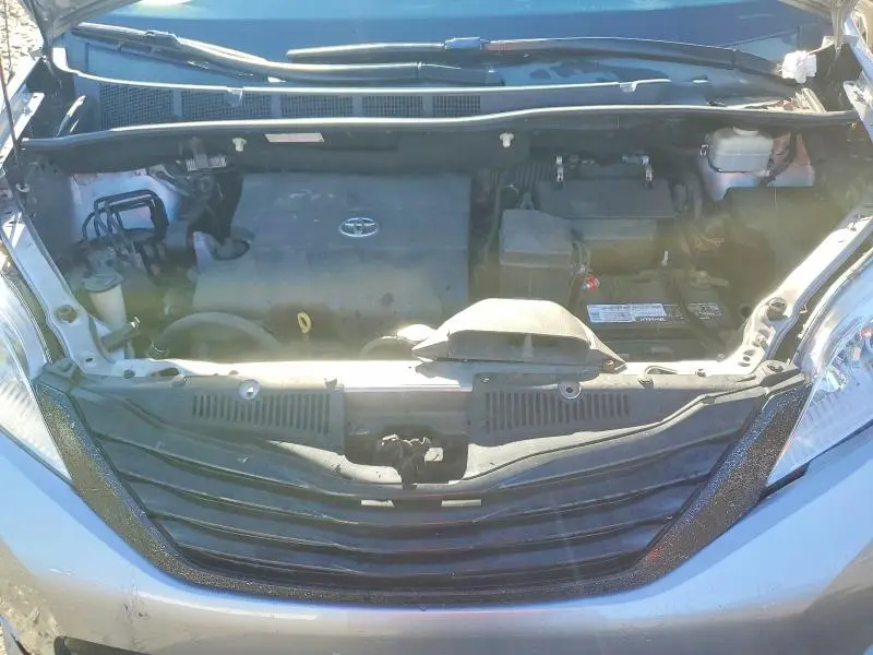 2014 TOYOTA SIENNA L 7-PASSENGER  