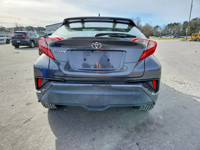 2018 TOYOTA C-HR XLE  