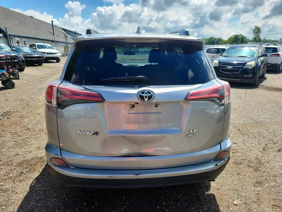 2016 TOYOTA RAV4 LE  