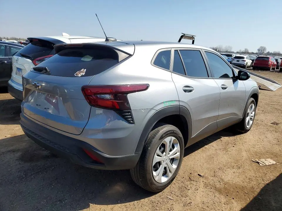 2025 CHEVROLET TRAX LS  